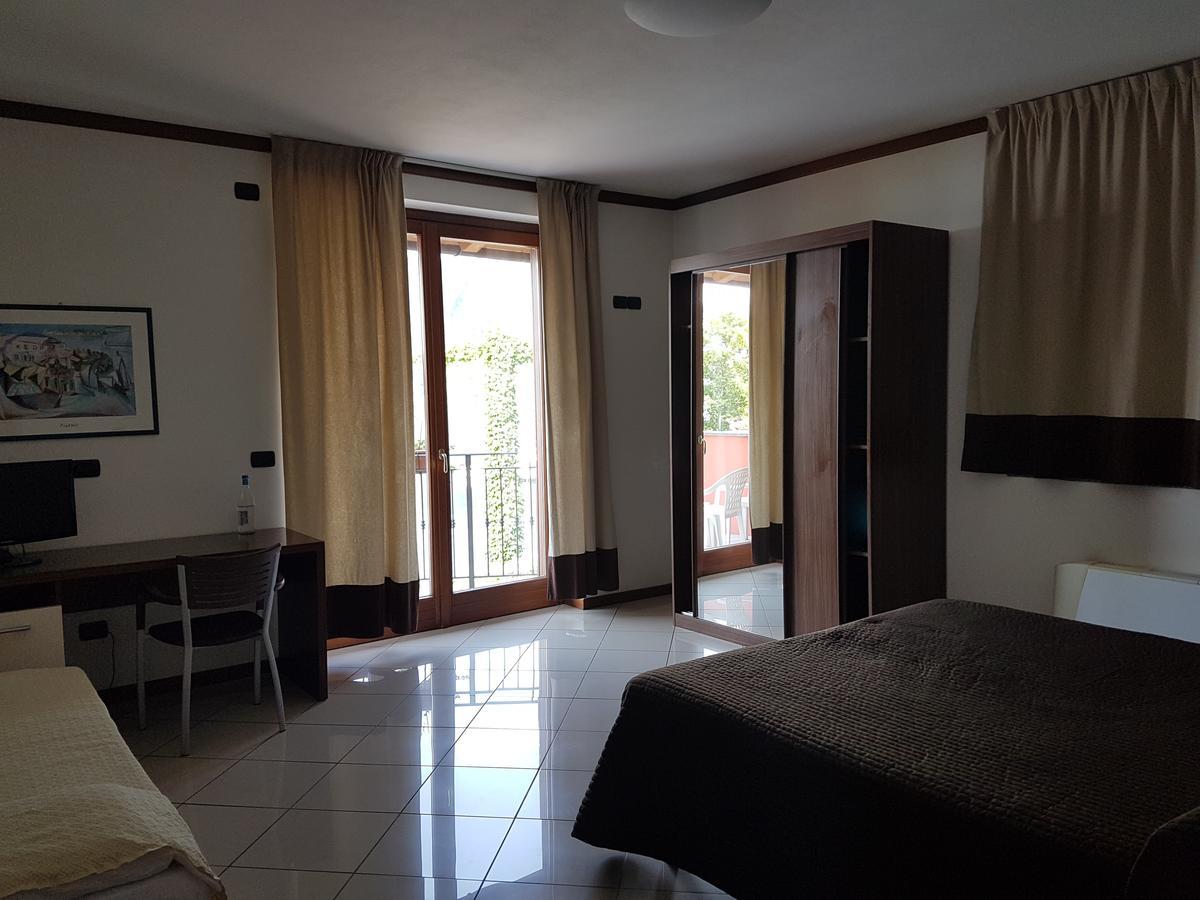Hotel & Residence La Sibilla Cusiana เปตเตนาสโก ภายนอก รูปภาพ