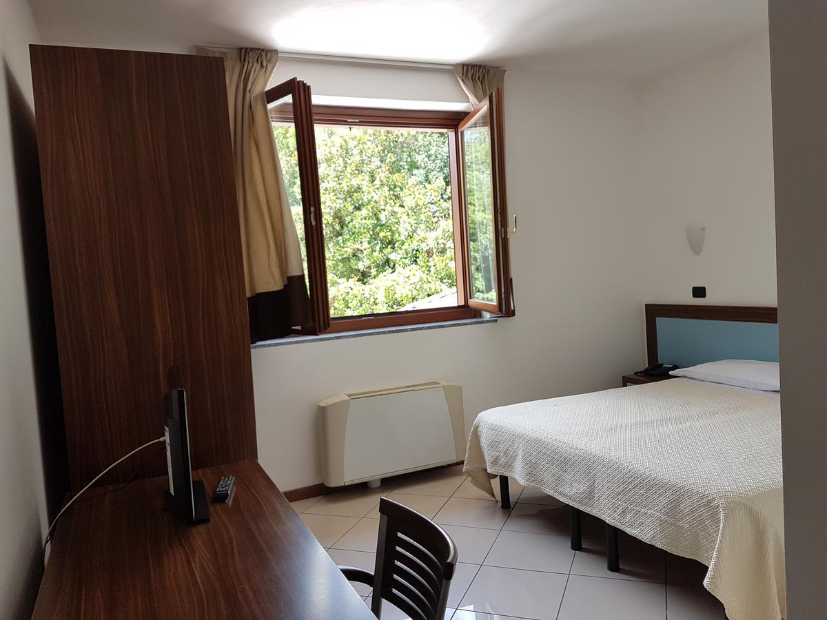 Hotel & Residence La Sibilla Cusiana เปตเตนาสโก ภายนอก รูปภาพ