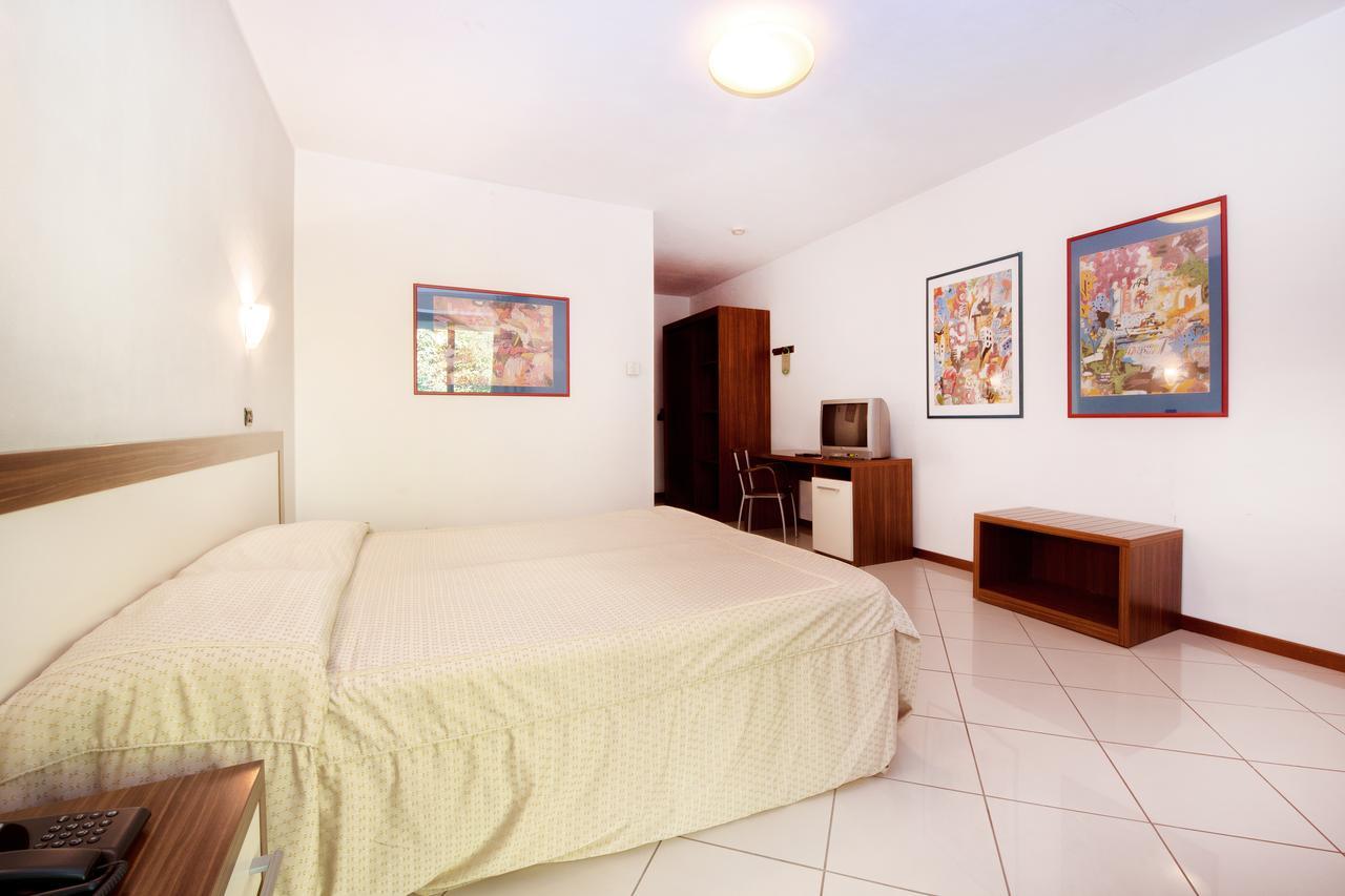 Hotel & Residence La Sibilla Cusiana เปตเตนาสโก ภายนอก รูปภาพ