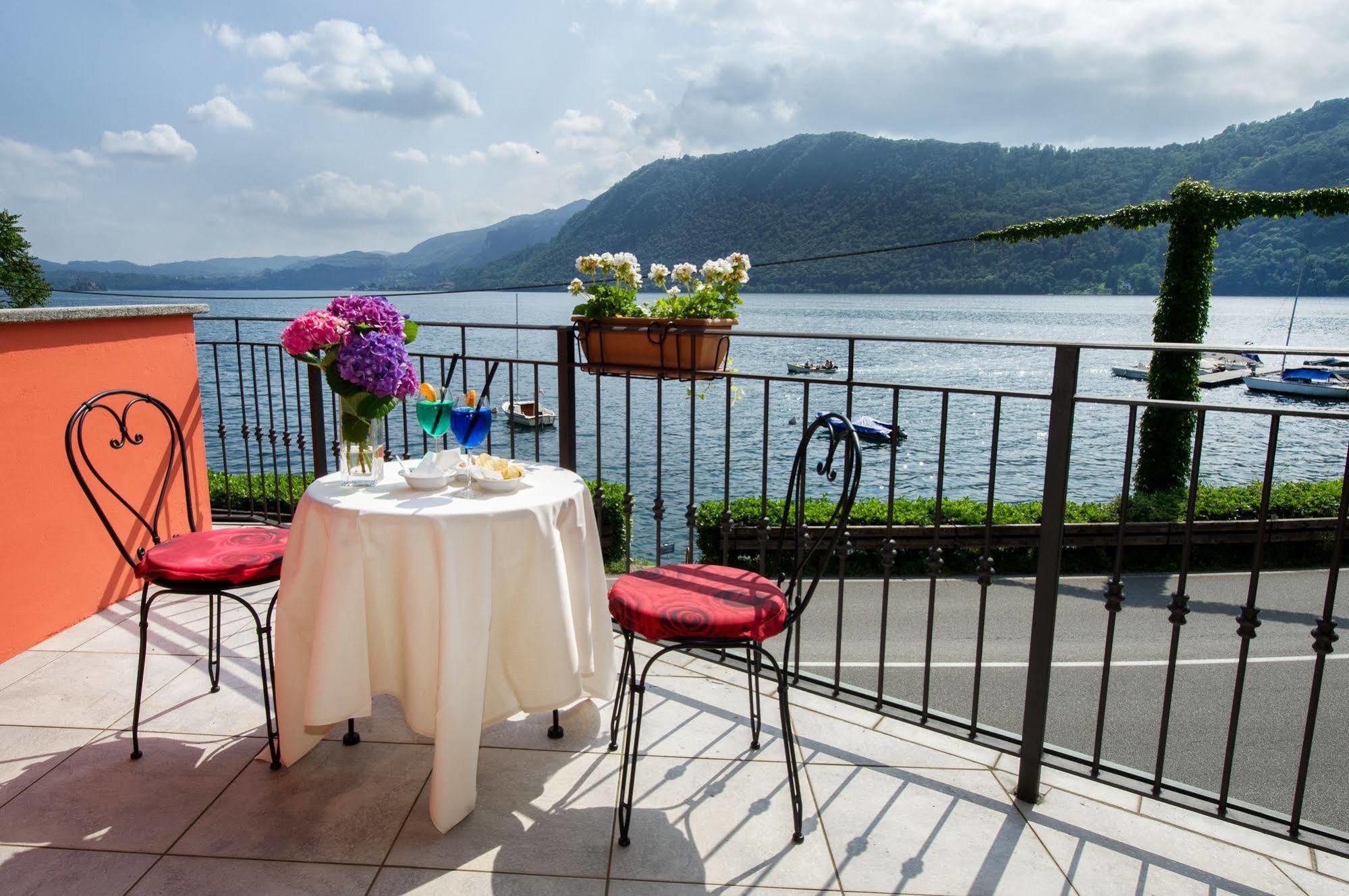 Hotel & Residence La Sibilla Cusiana เปตเตนาสโก ภายนอก รูปภาพ