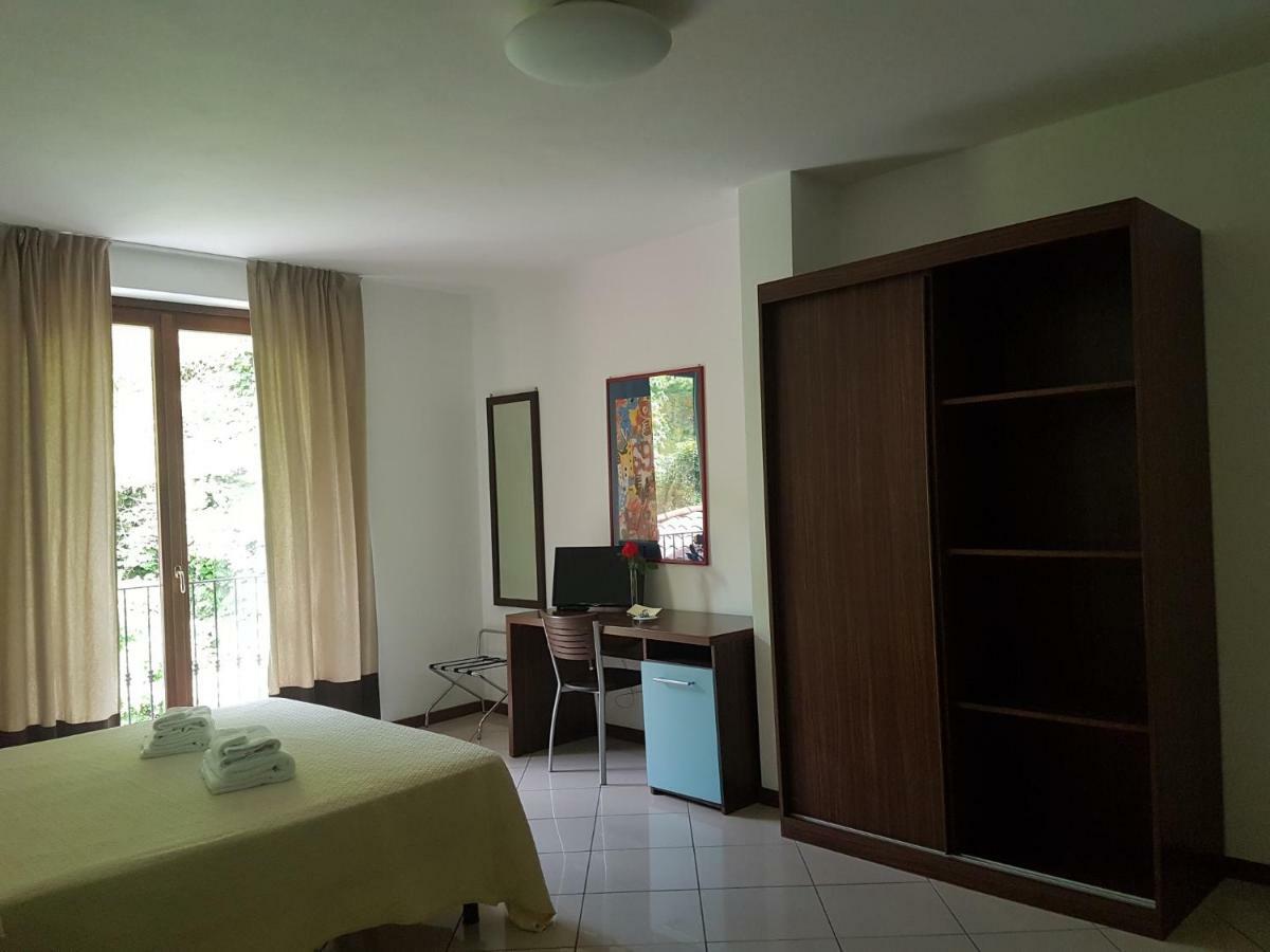 Hotel & Residence La Sibilla Cusiana เปตเตนาสโก ภายนอก รูปภาพ